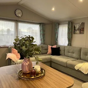 Lovely 3 Bedroom In Seton Wi-fi Xbox Campsite Edinburgh